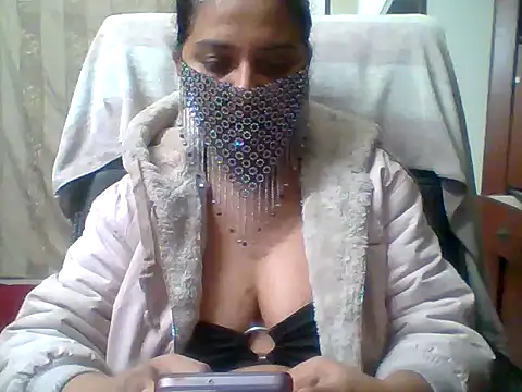 Snapshot of kamayanisingh24 chatting on 01.21.25 kamayanisingh24 online show from 01.21.25