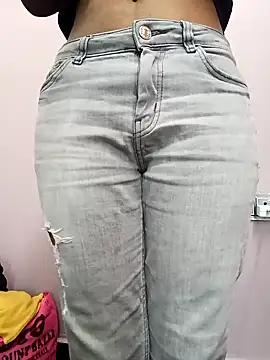 Snapshot of Ananya_34 chatting on 02.13.25 Ananya 34 online show from 02.13.25