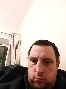 Snapshot of HE-M123 chatting on 12.18.24 HE-M123 online show from 12.18.24