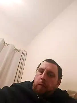 Snapshot of HE-M123 chatting on 12.24.24 HE-M123 online show from 12.24.24