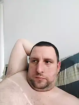 Snapshot of HE-M123 chatting on 10.06.25 HE-M123 online show from 10.06.25