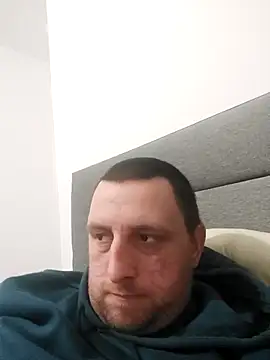 Snapshot of HE-M123 chatting on 12.20.25 HE-M123 online show from 12.20.25