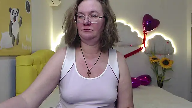 HolyMilfa online show from 02.21.25