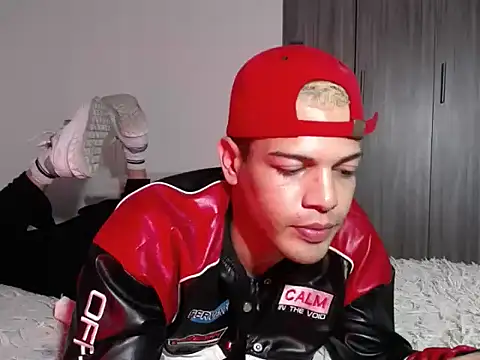 SWEET MIGUEL online show from 10.21.25