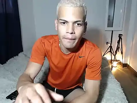 SWEET MIGUEL online show from 10.28.25