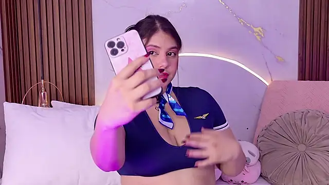 Snapshot of pamelajons_ chatting on 10.13.25 pamelajons  online show from 10.13.25