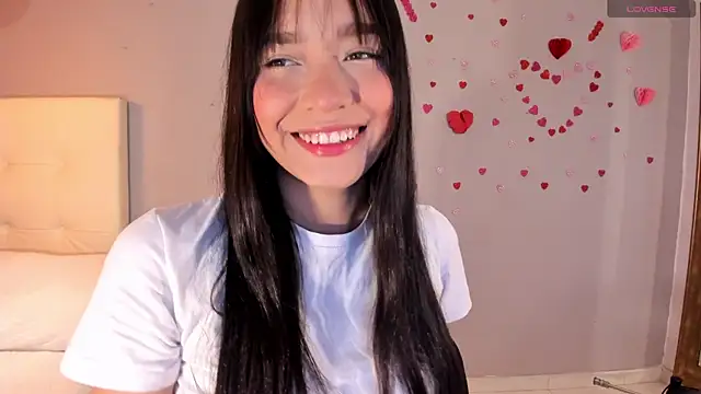 Snapshot of Maia_W10 chatting on 04.08.26 Maia W10 online show from 04.08.26