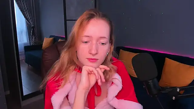 OddlyFamiliar online show from 12.25.24
