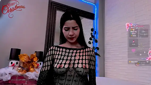 sweetieandjuicyy online show from 12.18.24