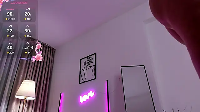Snapshot of JuicyyPeach_ chatting on 01.11.25 JuicyyPeach online show from 01.11.25