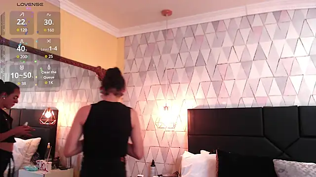 Snapshot of JustinePerry chatting on 01.20.25 JustinePerry online show from 01.20.25