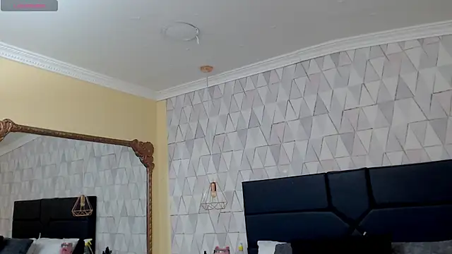 Snapshot of JustinePerry chatting on 03.06.25 JustinePerry online show from 03.06.25