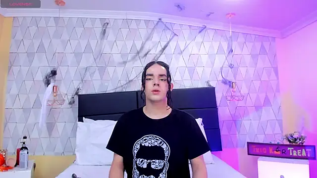 JustinePerry online show from 11.02.25