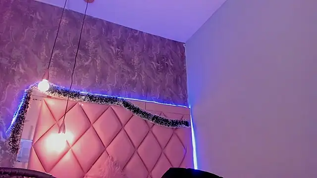 Snapshot of megan_100 chatting on 12.28.24 megan 100 online show from 12.28.24