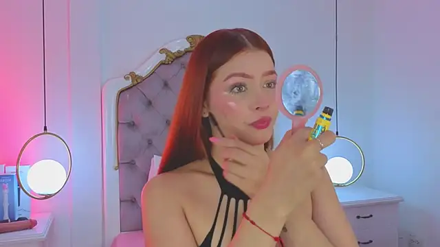 Snapshot of _ambar_Adamss chatting on 10.27.25  ambar Adamss online show from 10.27.25