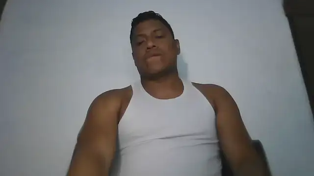 Snapshot of latinblack01 chatting on 11.08.25 latinblack01 online show from 11.08.25