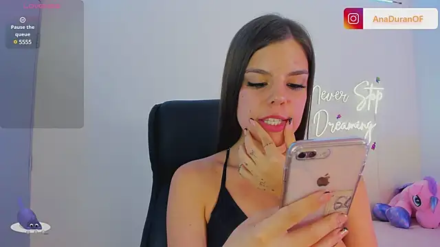 Snapshot of LanaJones_ chatting on 01.11.25 LanaJones  online show from 01.11.25