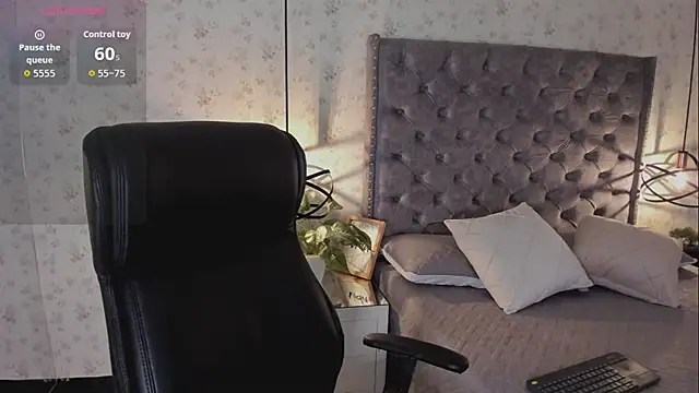 LanaJones  online show from 07.08.26