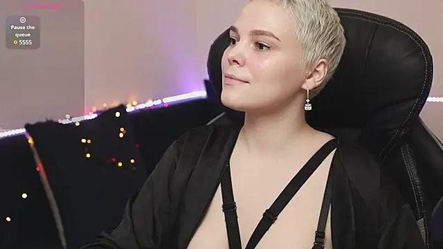 LikaBerry1 online show from 12.11.24