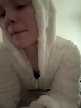 LikaBerry1 online show from 01.28.25