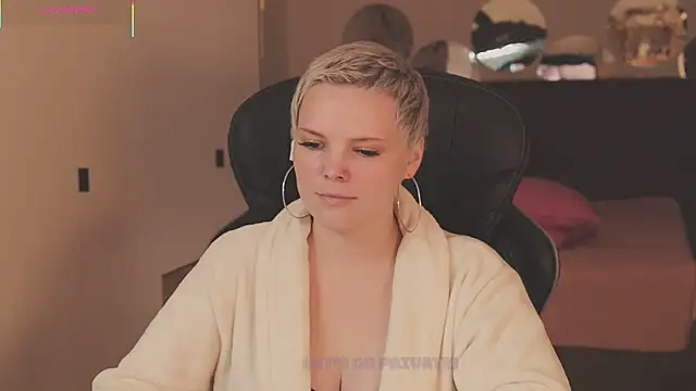 LikaBerry1 online show from 11.27.25