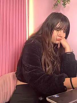 Snapshot of angel_natural chatting on 12.22.24 angel natural online show from 12.22.24