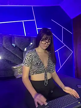 Snapshot of angel_natural chatting on 01.21.25 angel natural online show from 01.21.25