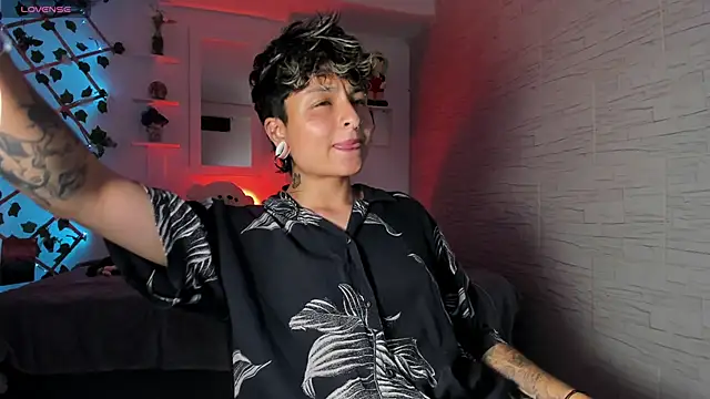 Snapshot of ZuryRamirez_ chatting on 10.03.25 ZuryRamirez online show from 10.03.25