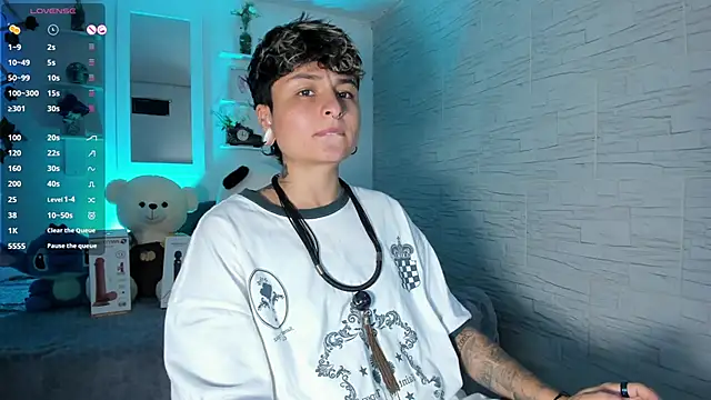 Snapshot of ZuryRamirez_ chatting on 10.04.25 ZuryRamirez online show from 10.04.25