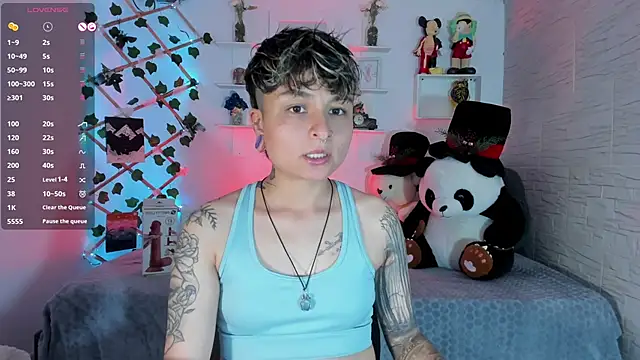 Snapshot of ZuryRamirez_ chatting on 10.10.25 ZuryRamirez online show from 10.10.25