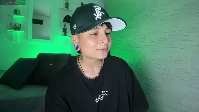 Snapshot of ZuryRamirez_ chatting on 10.11.25 ZuryRamirez online show from 10.11.25