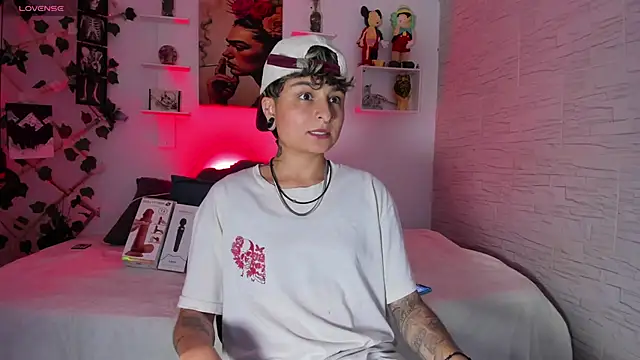 Snapshot of ZuryRamirez_ chatting on 10.26.25 ZuryRamirez online show from 10.26.25