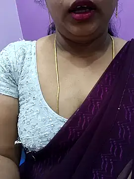 Snapshot of Vaishali90 chatting on 01.28.25 Vaishali90 online show from 01.28.25