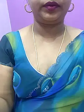 Snapshot of Vaishali90 chatting on 02.14.25 Vaishali90 online show from 02.14.25
