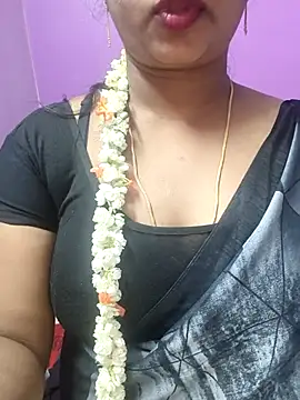Snapshot of Vaishali90 chatting on 03.17.25 Vaishali90 online show from 03.17.25