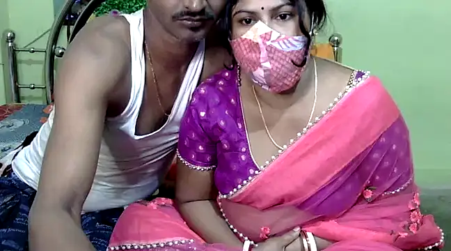 Snapshot of Couple_For_You18 chatting on 12.28.24 Couple For You18 online show from 12.28.24