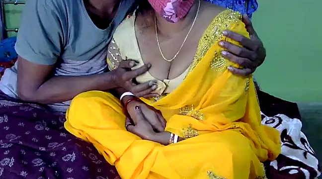 Snapshot of Couple_For_You18 chatting on 01.05.25 Couple For You18 online show from 01.05.25