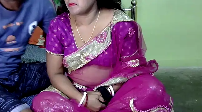 Snapshot of Couple_For_You18 chatting on 01.05.25 Couple For You18 online show from 01.05.25