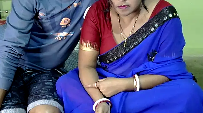 Snapshot of Couple_For_You18 chatting on 01.13.25 Couple For You18 online show from 01.13.25