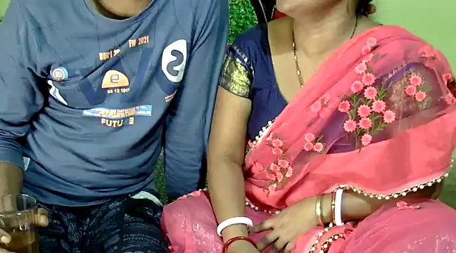 Snapshot of Couple_For_You18 chatting on 01.15.25 Couple For You18 online show from 01.15.25