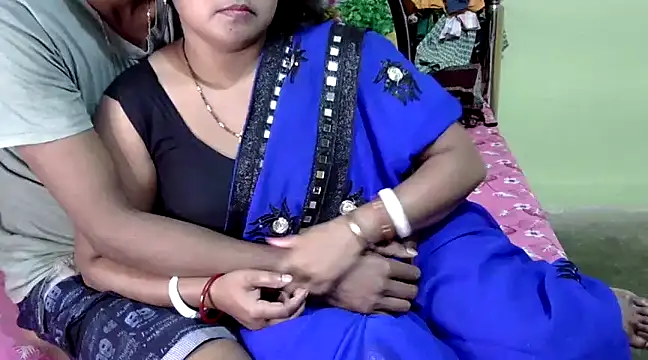 Snapshot of Couple_For_You18 chatting on 01.29.25 Couple For You18 online show from 01.29.25