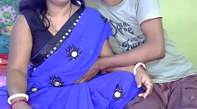 Snapshot of Couple_For_You18 chatting on 02.02.25 Couple For You18 online show from 02.02.25