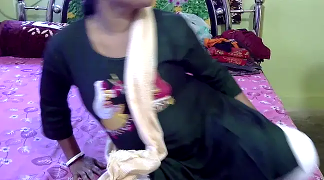 Snapshot of Couple_For_You18 chatting on 02.09.25 Couple For You18 online show from 02.09.25