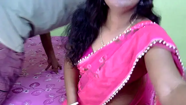 Snapshot of Couple_For_You18 chatting on 02.22.25 Couple For You18 online show from 02.22.25