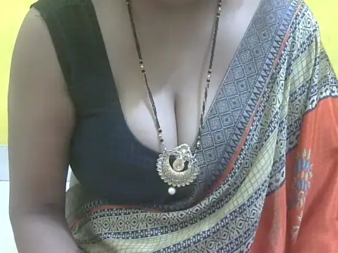 Snapshot of HOT-SEEMAA chatting on 06.06.26 HOT-SEEMAA online show from 06.06.26