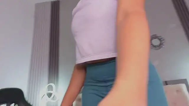 alexa andherson online show from 10.27.25