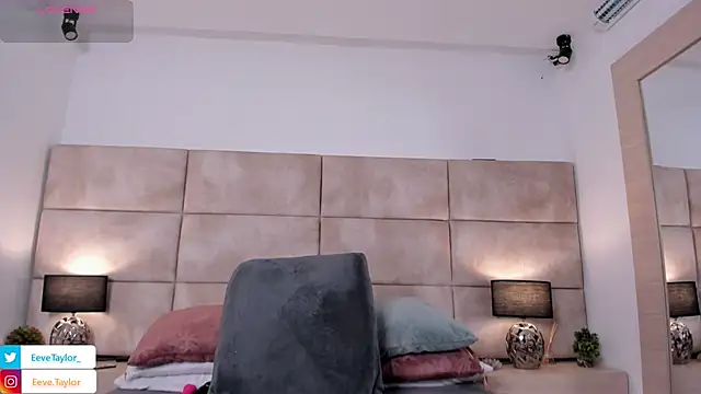 Eevee Taylor online show from 05.30.26