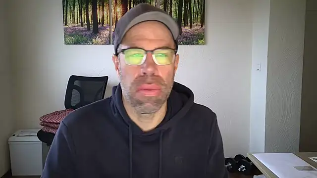 Snapshot of Harry_Boldt chatting on 11.12.25 Harry Boldt online show from 11.12.25