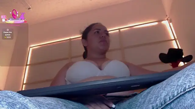 candiapole online show from 09.24.25