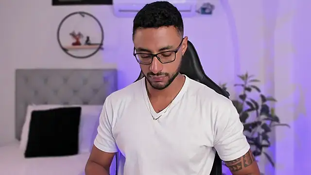 LiamGarcia1 online show from 12.06.24